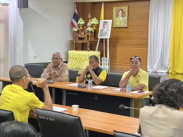 ประชุมโครงการส่งเรือยาวเข้าร่วมแข่งขันงานประเพณีแห่พระแข่งเรือขึ้นโขนชิงธง หลังสวน ประจำปี 2568