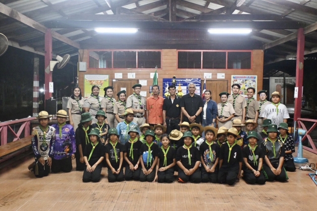 อบต.นาขา เข้าร่วมกิจกรรมเข้าค่ายพักแรมลูกเสือ ชุมนุมรอบกองไฟ ณ โรงเรียนบ้านหนองปลา