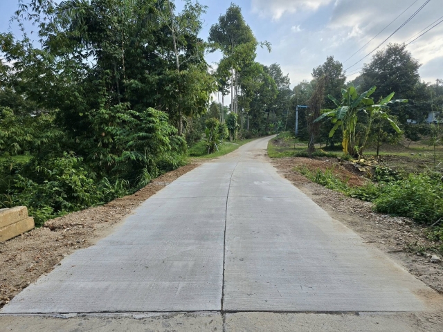 โครงการก่อสร้างถนนคอนกรีตเสริมเหล็กสายหน้าโรงเรียนบ้านในเหมือง ตำบลนาขา