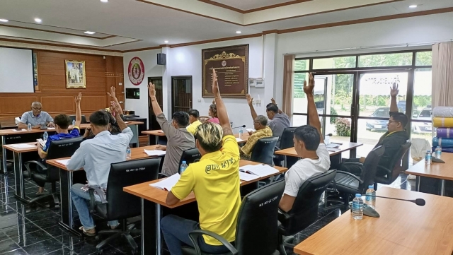 คณะกรรมการพัฒนา อบต.นาขา ร่วมประชุมพิจารณาร่างแผนการดำเนินงาน ประจำปีงบประมาณ 2568