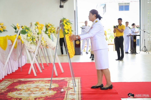 อบต.นาขา ร่วมพิธีวางพวงมาลา กิจกรรมเฉลิมพระเกียรติเนื่องในวันนวมินทรมหาราช 13 ตุลาคม
