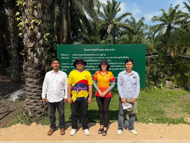 อบต.นาขา ลงพื้นที่ตรวจรับงานจ้างโครงการก่อสร้างถนนคอนกรีตเสริมเหล็กสาย SML หมู่ที่ 12 ต.นาขา