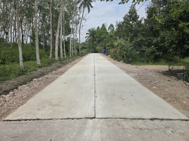 โครงการก่อสร้างถนนคอนกรีตเสริมเหล็กสายสะพานค้อ หมู่ที่ 7 