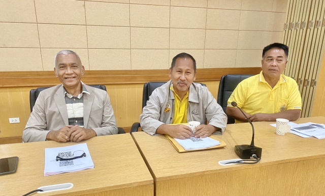 อบต.นาขา ร่วมประชุมชี้แจงเพื่อสร้างความรู้ความเข้าใจเกี่ยวกับการยื่นบัญชีทรัพย์สินและหนี้สิน