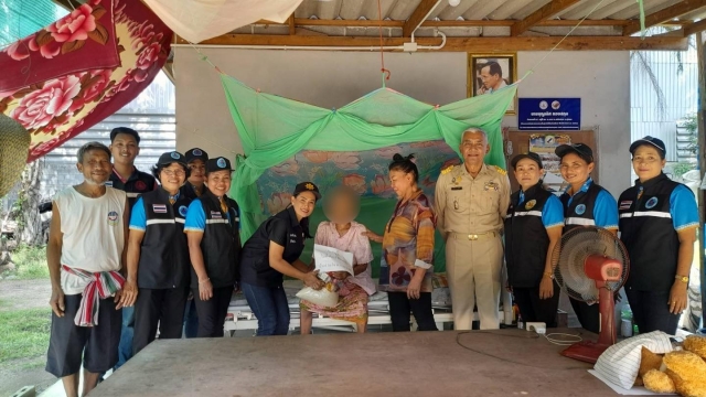 อบต.นาขา เยี่ยมบ้านและตรวจสอบข้อเท็จจริงผู้ประสบปัญหาทางสังคม หมู่ที่ 7, 11 และ 12