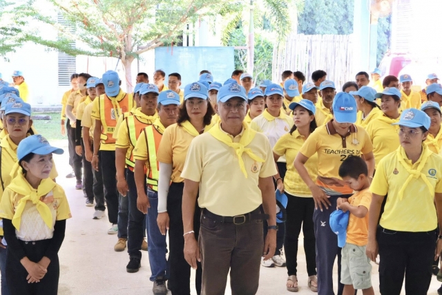 อบต.นาขา ร่วมกิจกรรมจิตอาสาพัฒนาวันพระบาทสมเด็จพระพุทธยอดฟ้าจุฬาโลกมหาราช