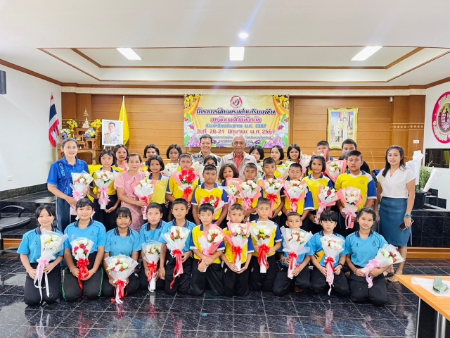 อบต.นาขา จัดโครงการฝึกอบรมส่งเสริมอาชีพ การจัดดอกไม้เบื้องต้น รุ่นที่ 1 ประจำปี 2567