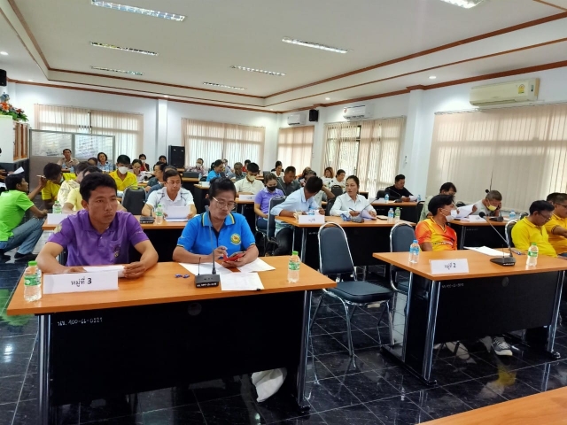 ประชุมประชาคมท้องถิ่นระดับตำบล ในการทบทวนแผนพัฒนาท้องถิ่น